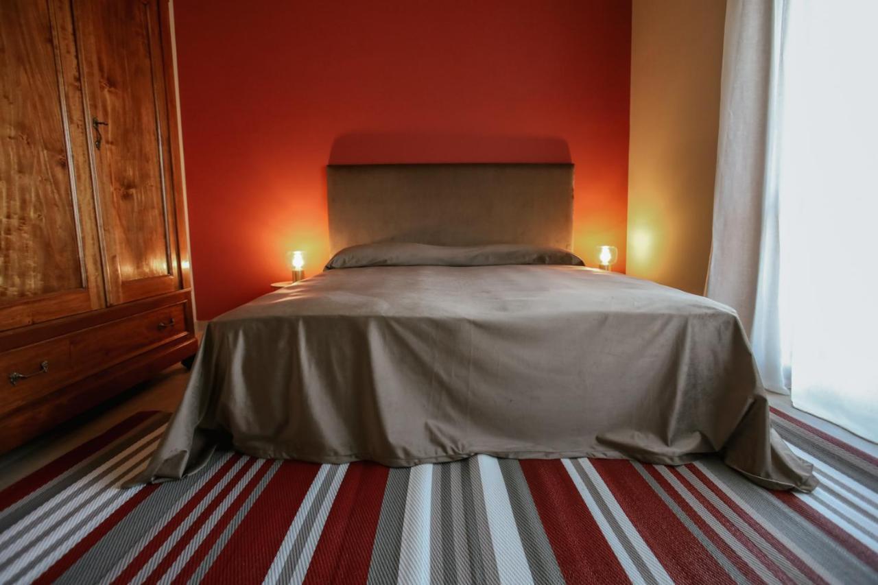 Ca'Du Lin - Jacuzzi Bed & Breakfast Cisterna d'Asti ภายนอก รูปภาพ