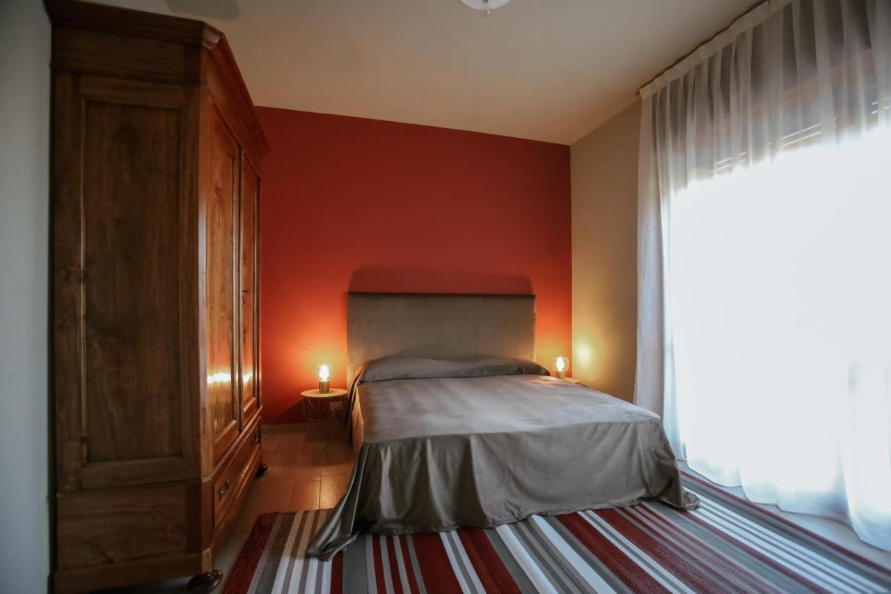 Ca'Du Lin - Jacuzzi Bed & Breakfast Cisterna d'Asti ภายนอก รูปภาพ