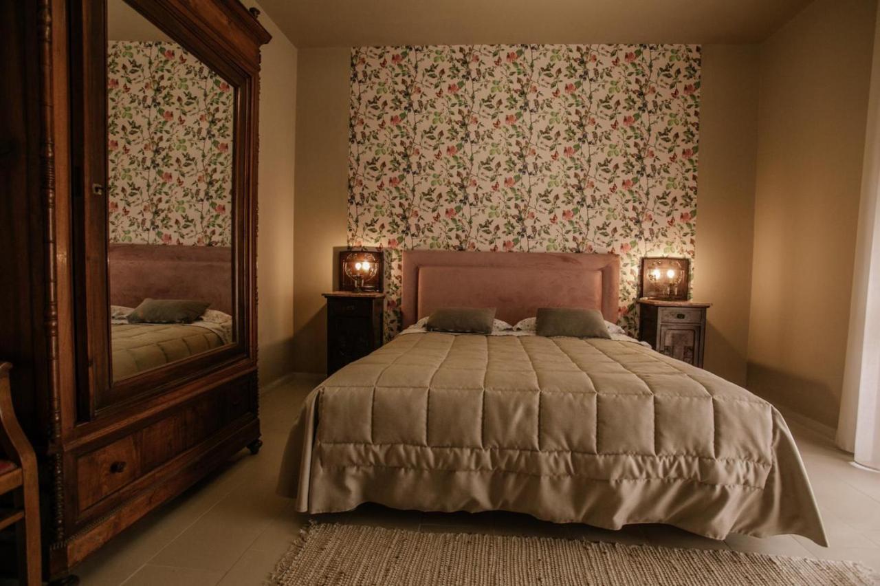 Ca'Du Lin - Jacuzzi Bed & Breakfast Cisterna d'Asti ภายนอก รูปภาพ