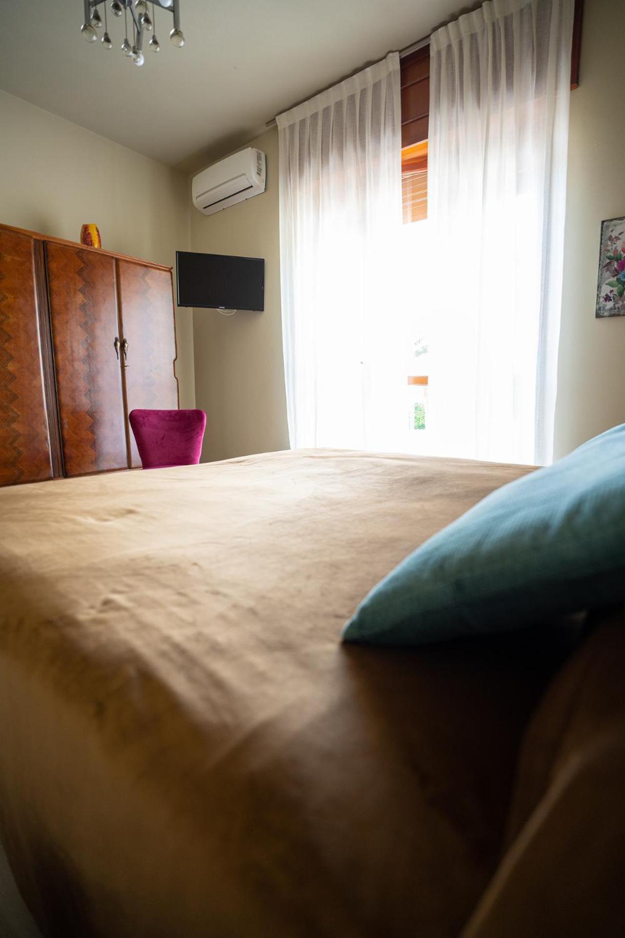 Ca'Du Lin - Jacuzzi Bed & Breakfast Cisterna d'Asti ภายนอก รูปภาพ