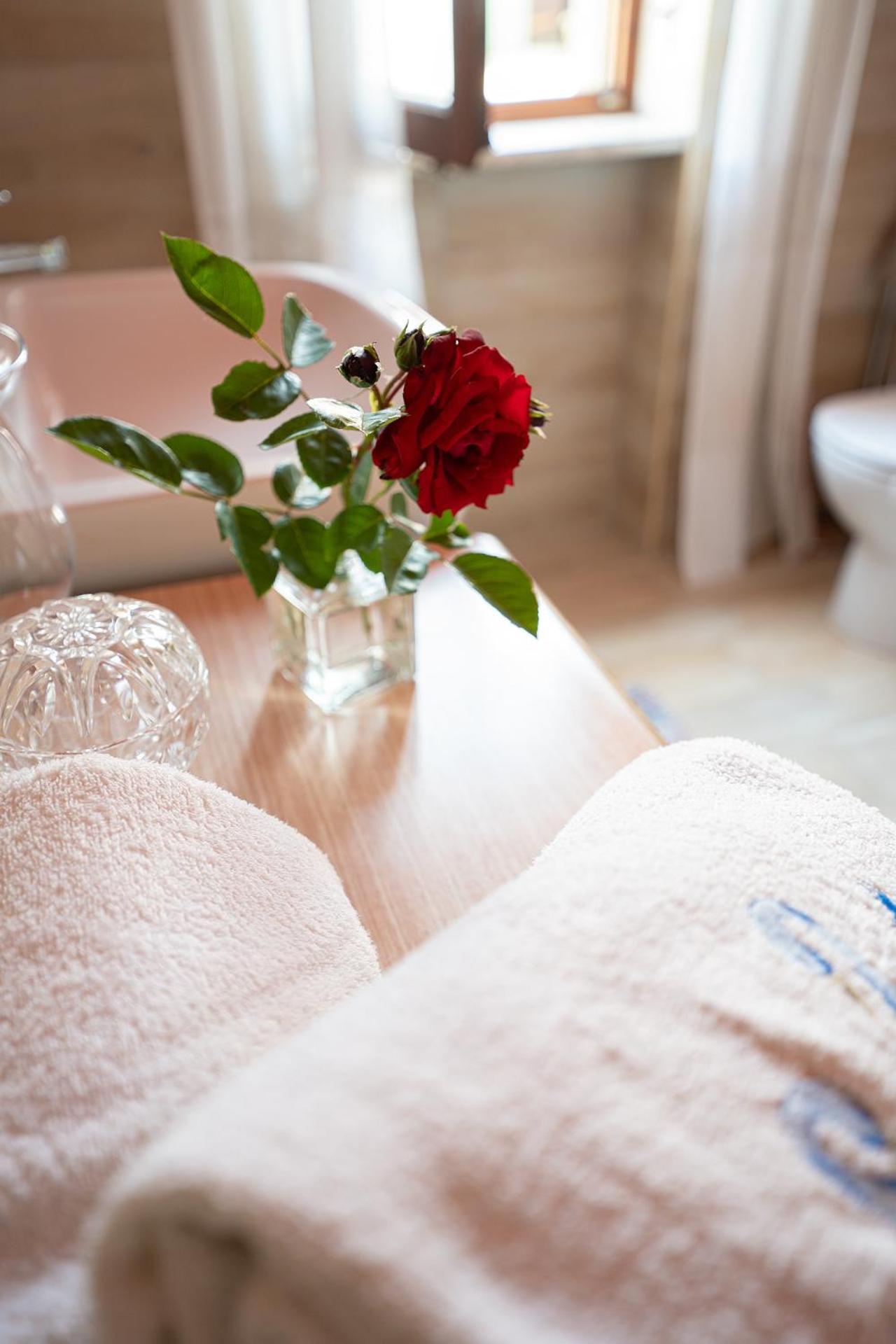 Ca'Du Lin - Jacuzzi Bed & Breakfast Cisterna d'Asti ภายนอก รูปภาพ